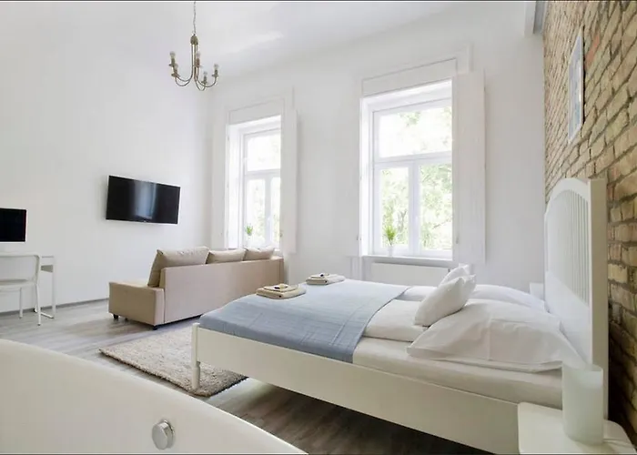 Elizabeth Boulevard Apartment Budapest