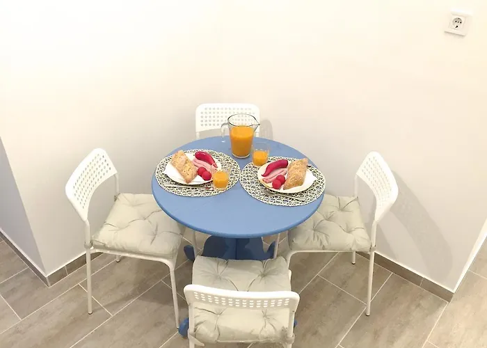 Elizabeth Boulevard Apartment