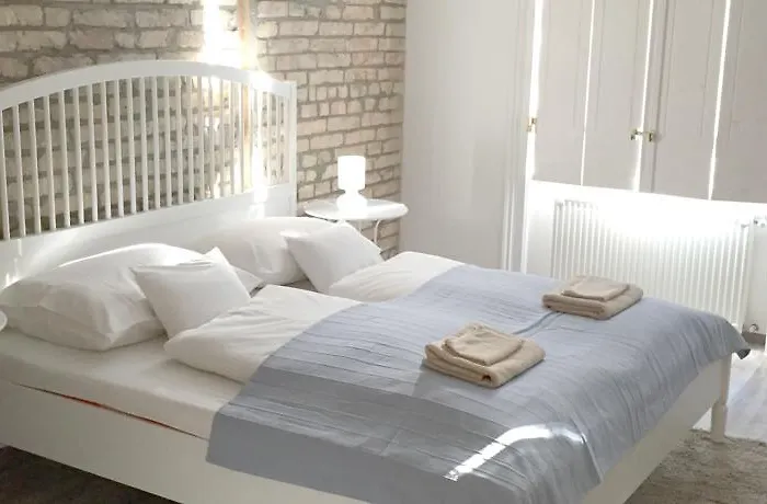 Elizabeth Boulevard *