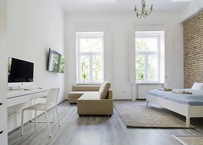 Elizabeth Boulevard *