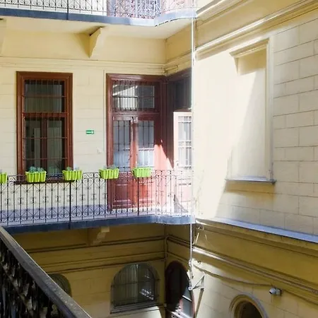 Elizabeth Boulevard Apartment Budapest
